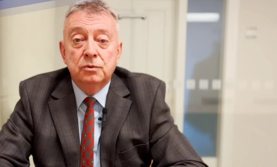 „Ticho z Bruselu je ohlušujúce!“ Viktorín skritizoval Tuska