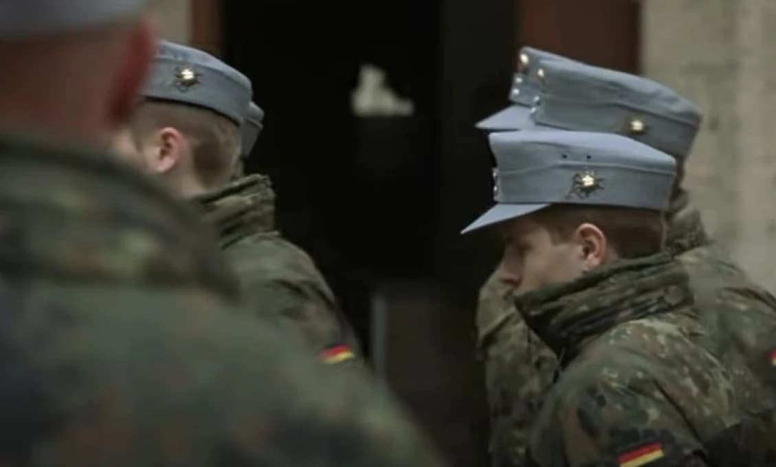 Policajná streľba počas cvičenia! Vojaka zranili vlastné sily!