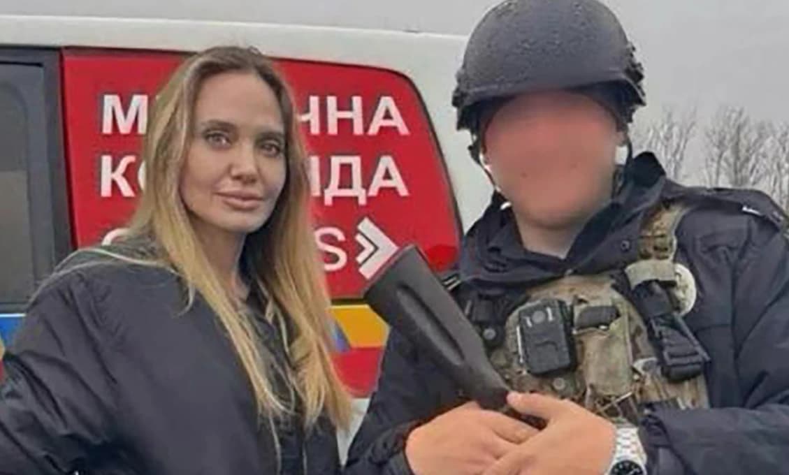 Jolie zasadila Zelenskému nečakanú ranu! Zelenskyj jej to po svojom vytmavil