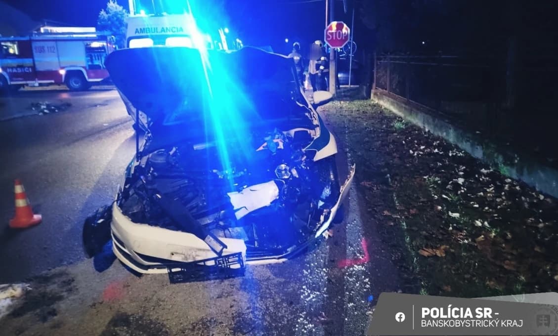 ZRÁŽKA S POLICAJNÝM AUTOM! Traja ranení (FOTO)