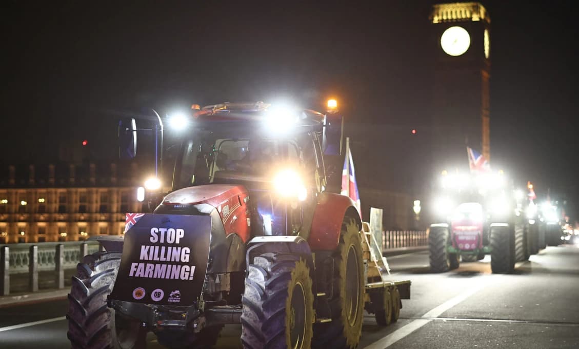 FARMÁRI ZÚRIA! Britská polícia ich na proteste pozatýkala