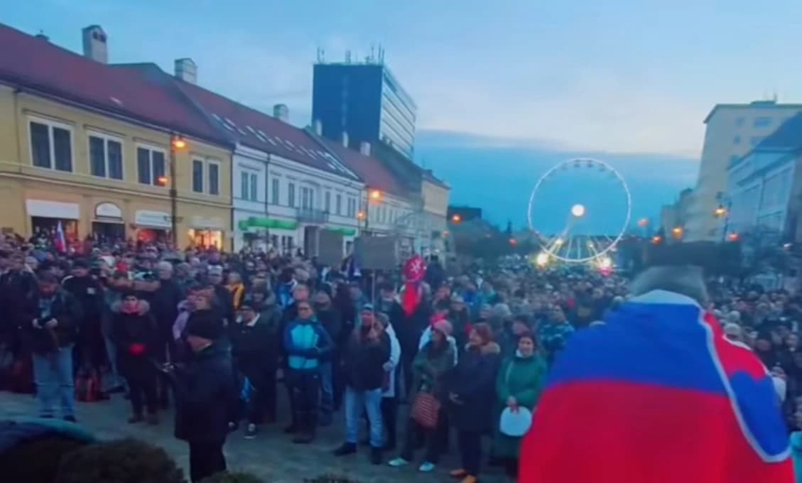 Tisíce ľudí v Košiciach: DOSŤ BOLO PROGRESIVIZMU! (VIDEO)