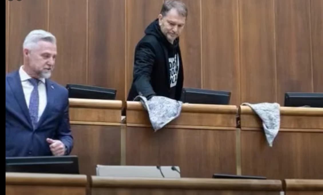 Handry v parlamente: Matovičovci opäť posunuli hranice politického cirkusu