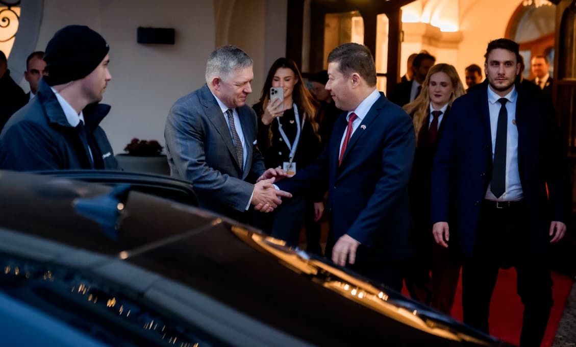 Premiér: Žiadny politický kalkul nemôže ohrozovať vzácne slovensko-české vzťahy (VIDEO)