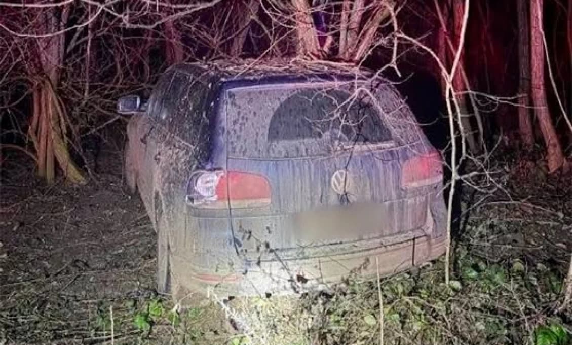 TRAGICKÁ NOČNÁ NAHÁŇAČKA S POLÍCIOU! Zrážka so stromom, útek a...
