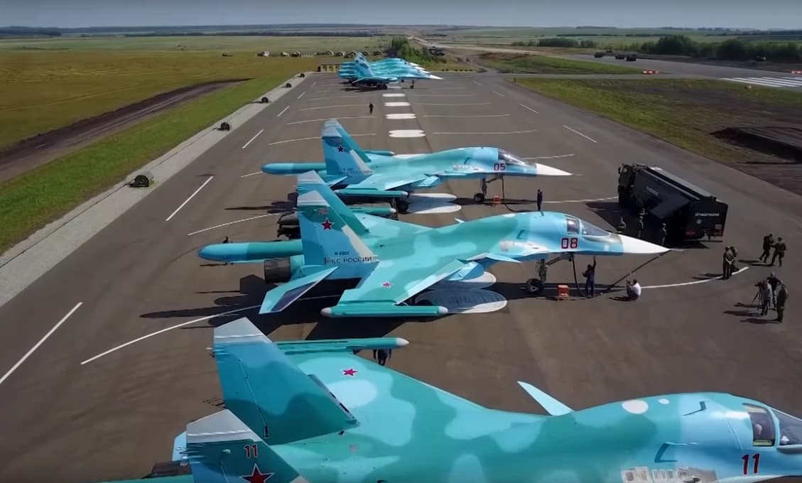 VIDEO: Su-34 bombardoval riadiaci bod dronov Ozbrojených síl Ukrajiny