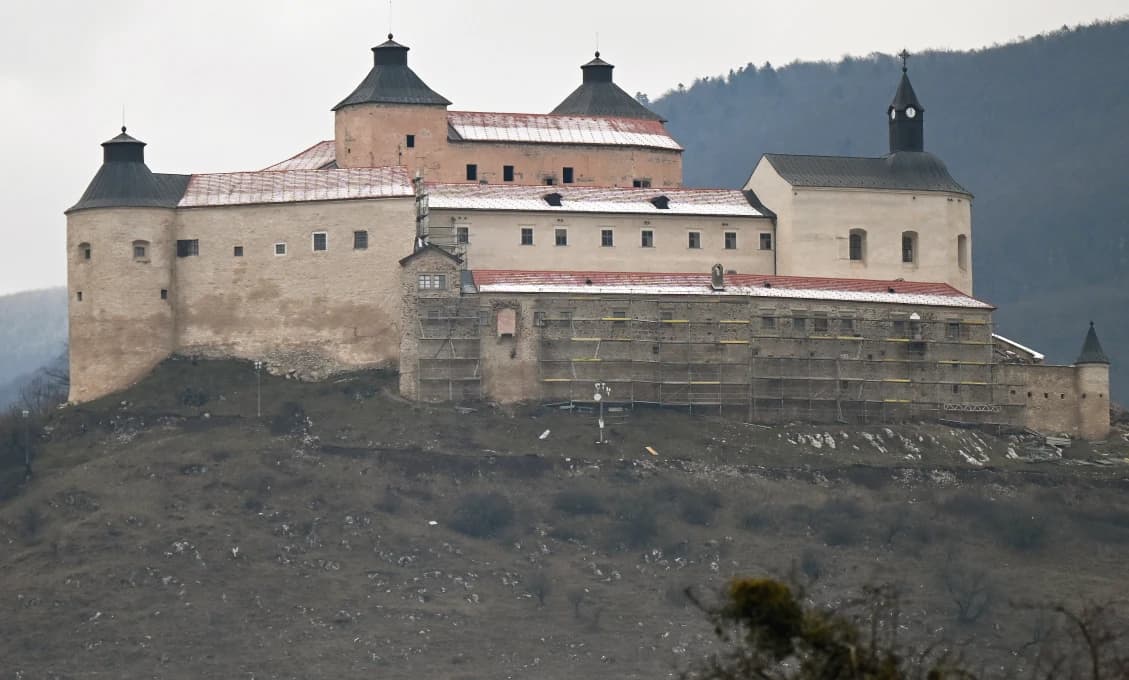 Ministerka Šimkovičová oznámila dátum otvorenia dolného a stredného hradu na Krásnej Hôrke