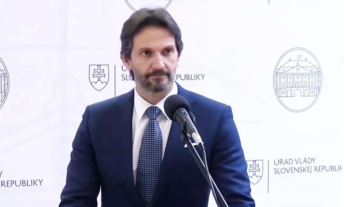 NAŽIVO: TK Roberta Kaliňáka, ministra obrany SR