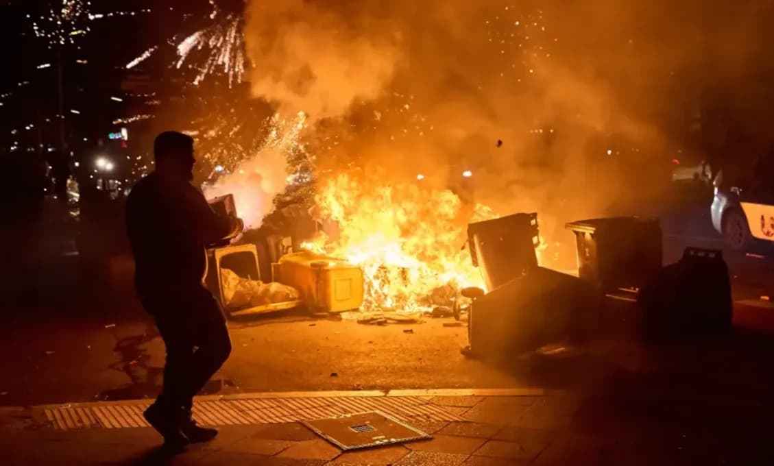MIGRANTI? Silvester bol svedkom bezprecedentnej deštrukcie a nepokojov po celej západnej Európe