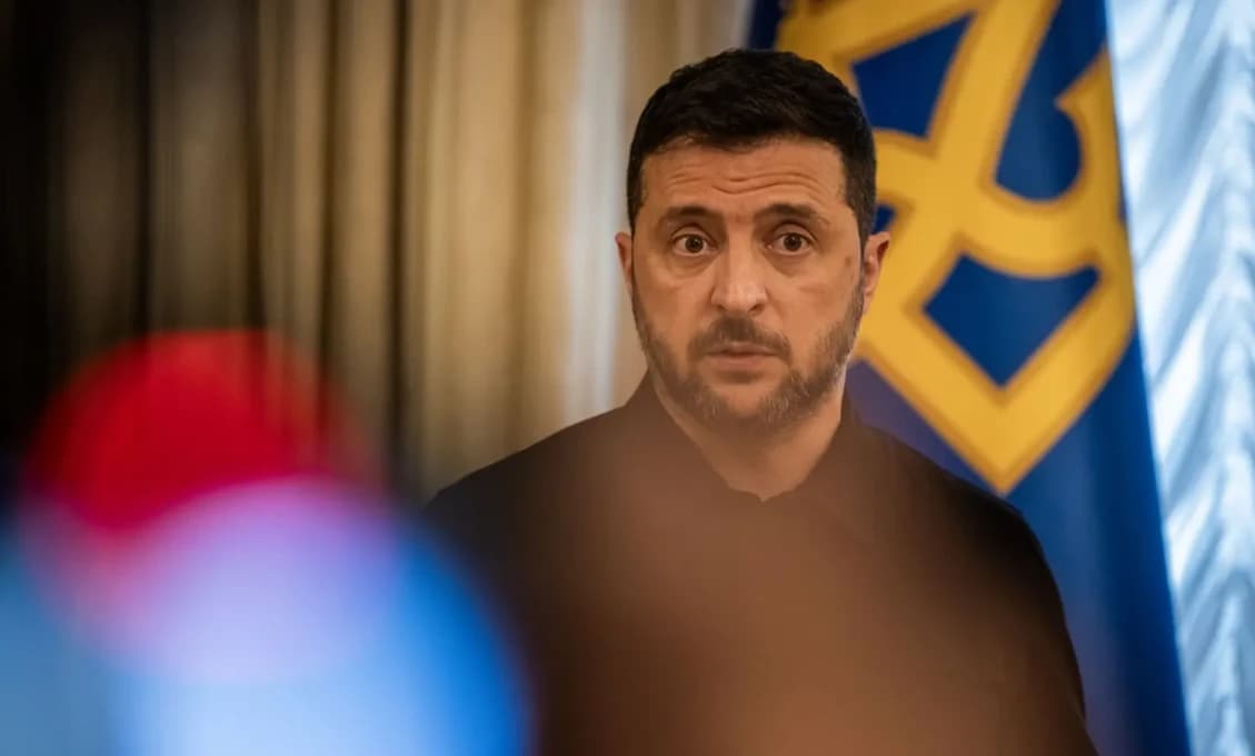 Rovno na vojenské veliteľstvo. Ohnivé peklo za Kyjevom. Dôstojníci boli zlikvidovaní. Bola nariadená núdzová evakuácia. Zelenskyj zmizol