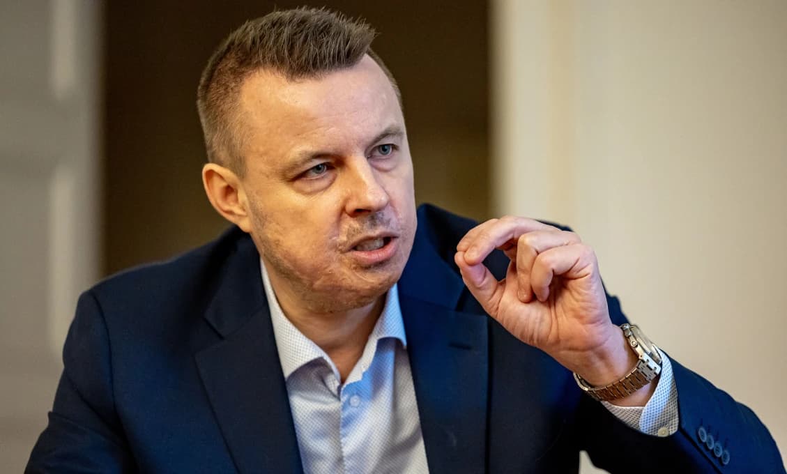 Zelenského uniesť do Moskvy. Odkaz Babišovi. Pochvala Fica. Rajchl o novej situácii