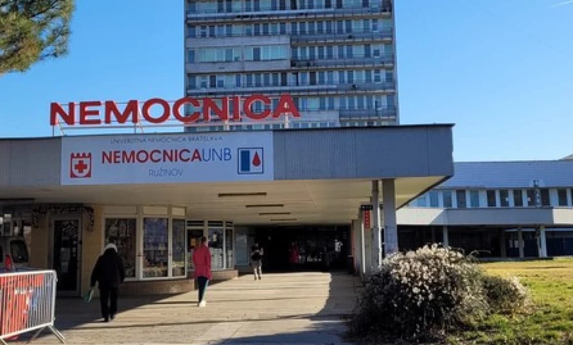 LEKÁRKU ZAHNAL DO KÚTA SESTRU CHYTIL POD KRK! Pacient a jeho príbuzní urobili z urgentu bojovú arénu