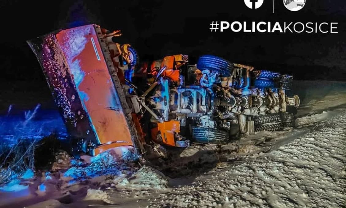 SNEHOVÉ PEKLO na východe Slovenska. Polícia vyzývala vodičov, aby radšej ostali doma (VIDEO)