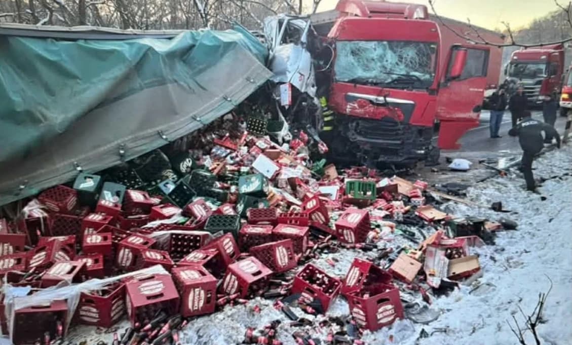 AKTUÁLNE ŤAŽKÁ NEHODA dvoch kamiónov! Cesta je uzavretá, zasahujú všetky záchranné zložky (FOTO)