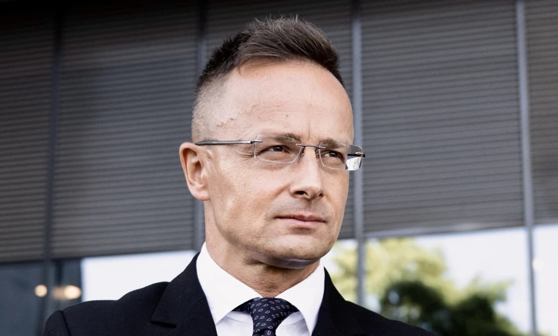 Sikorski vs. Szijjártó: Tvrdá výmena názorov! TOTO povedal Szijjártó