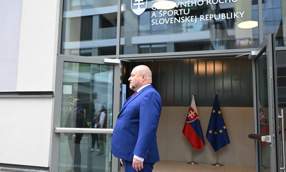 Slovensku hrozí MILIÓNOVÁ pokuta z Bruselu! Huliakov rezort nestíha povinný register, no pýta 20 miliónov na eVisitor