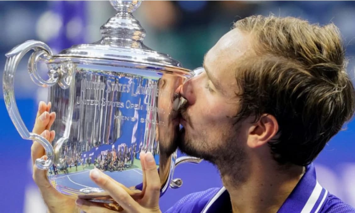 Špekulácie končia! Medvedev jasne povedal, či zmení občianstvo