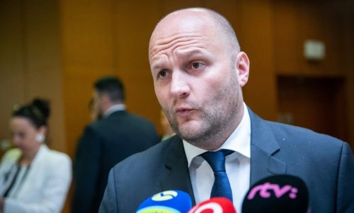 Zoroslav Kollár: NOVÉ ZISTENIA O Naďovi a darovaní vojenskej techniky Ukrajine