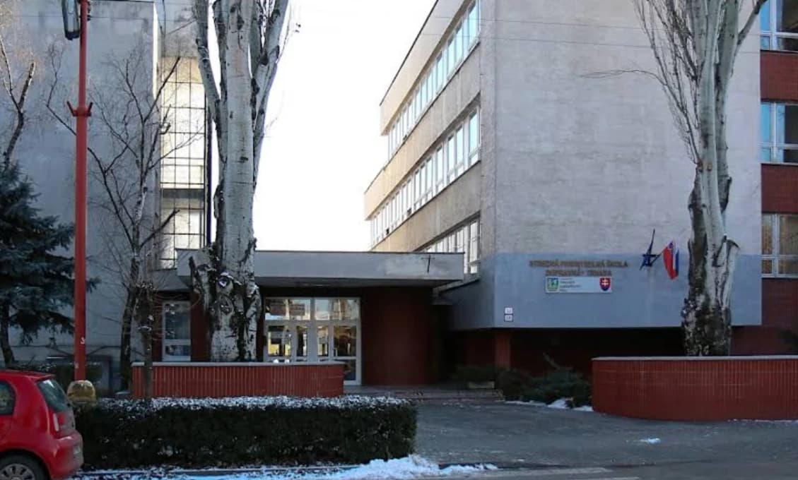 NAPADNUTIE UČITEĽKY! Žiak strednej školy pod vplyvom drog útočil