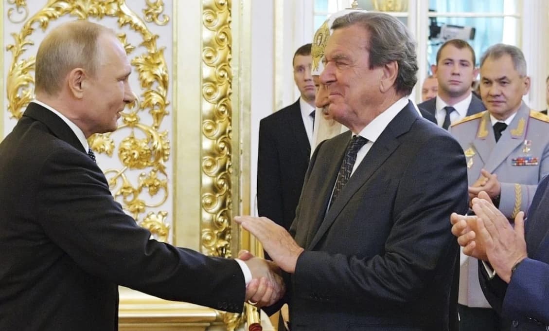 Rozumný hlas z Nemecka. Schröder žiada ukončenie obťažovania Ruska