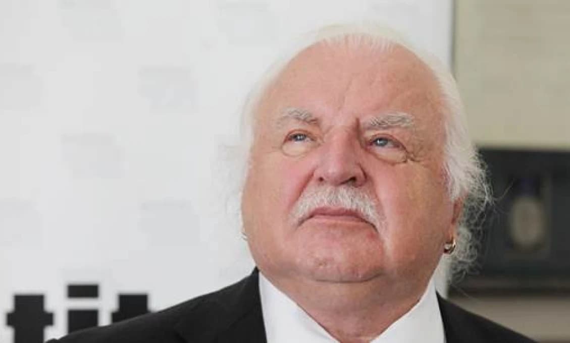 NEORIENTOVANÍ A NEVZDELANÍ! Knížák zrazil hercov obhajujúcich Pavla