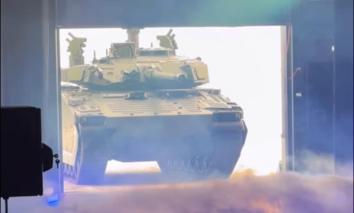 Strategický krok pre obranu: Slovensko získava moderné pásové vozidlá (VIDEO)