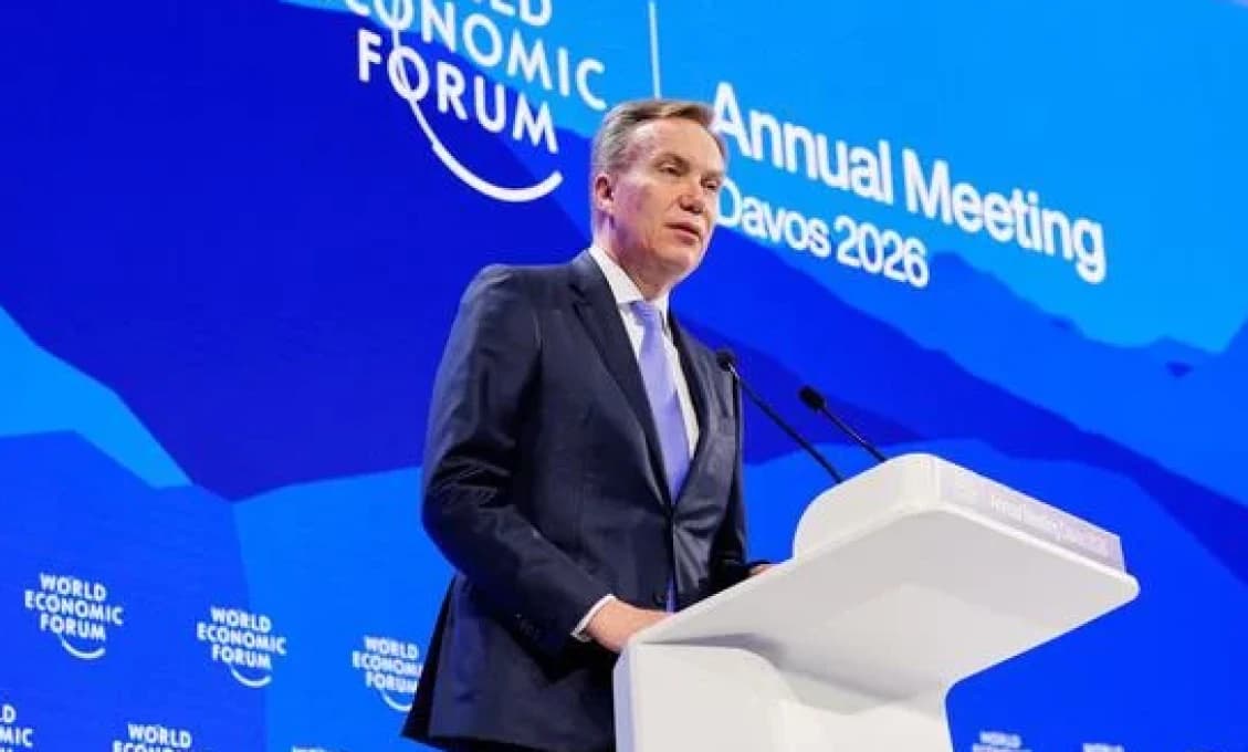 ČISTKA POKRAČUJE! Pre väzby na Epsteina končí vo funkcii prezident Svetového ekonomického fóra