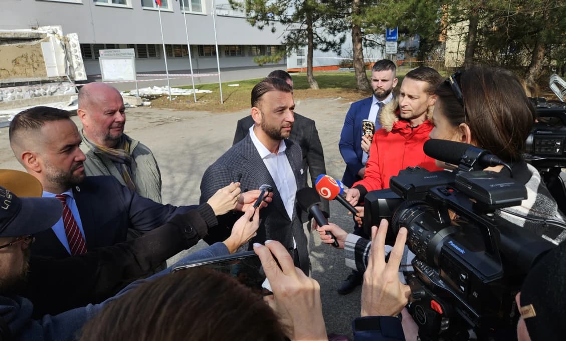 Padni, komu padni: Ak niekto zneužil uniformu, musí niesť plnú zodpovednosť, odkázal Šutaj Eštok