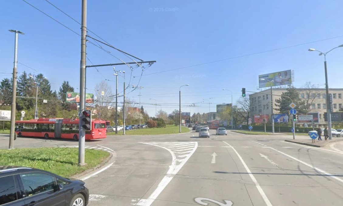Jazdíte po diaľnici D2? Pripravte sa na pokračovanie kolón