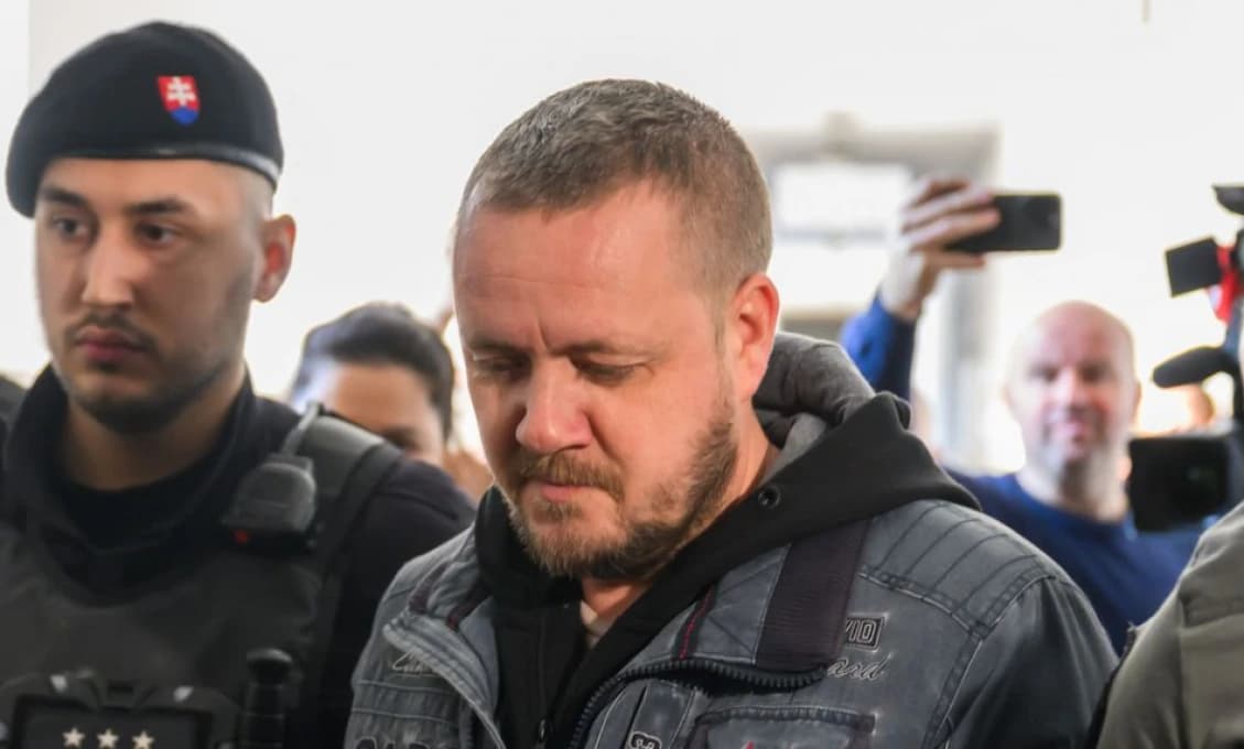 PROCESNÁ CHYBA! Súd policajtov Jána Čurillu a Pavla Ďurku prepustil