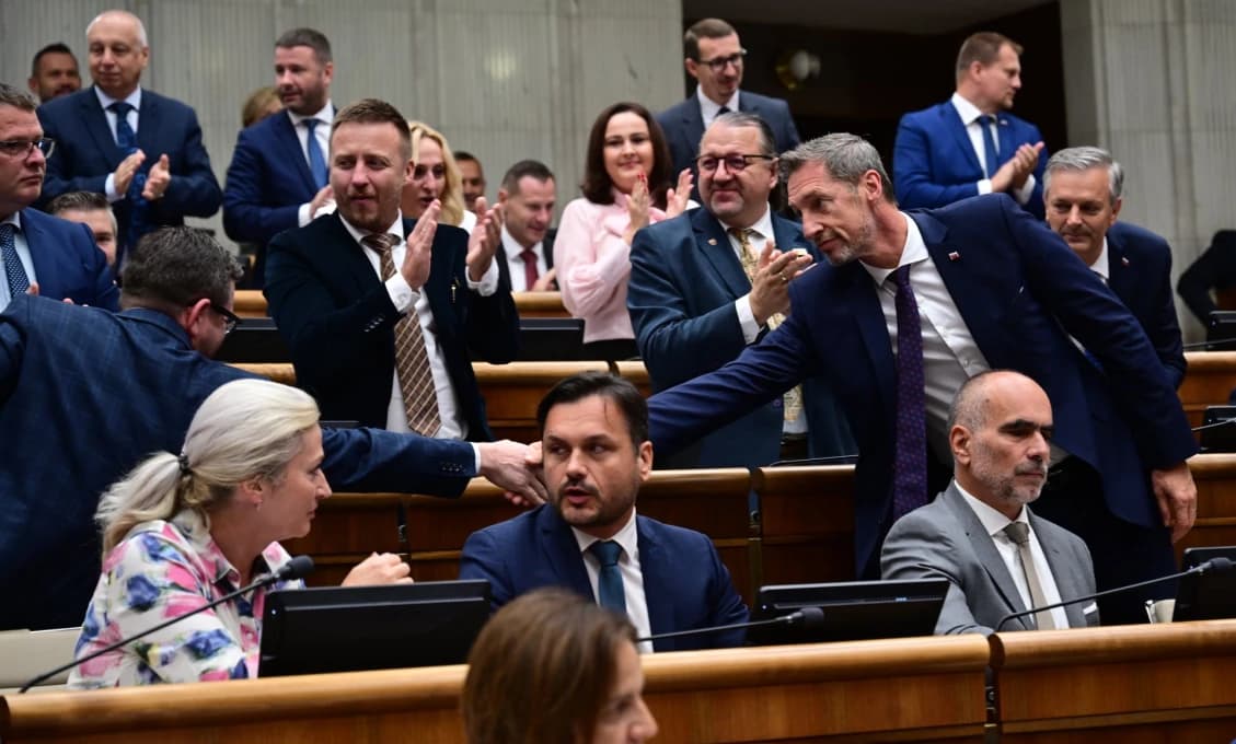 Zo zákulisia KDH: Opitý Šmilňák stále v predsedníctve, riadi to nečlen Mikloško?