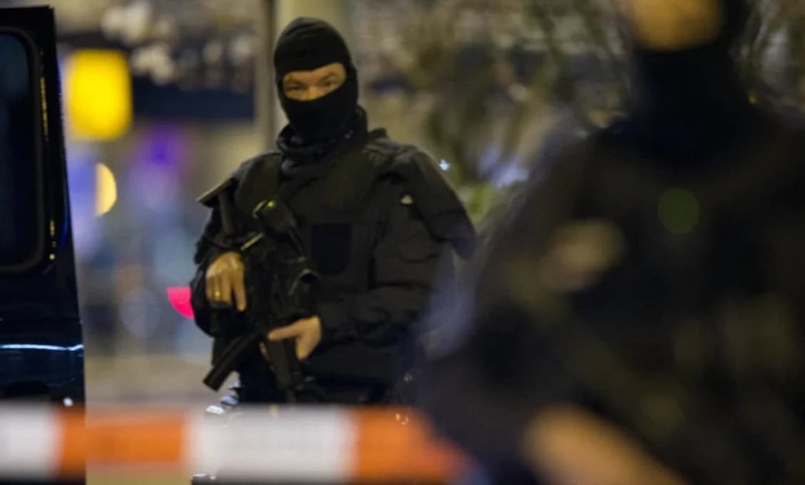 Pri židovskej škole v holandskom Amsterdame došlo k výbuchu