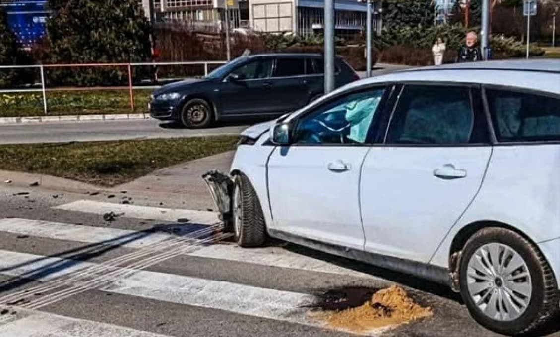 AKTUÁLNE Vážna nehoda v Košiciach! Zasahujú všetky záchranné zložky, cestu uzavreli (FOTO)