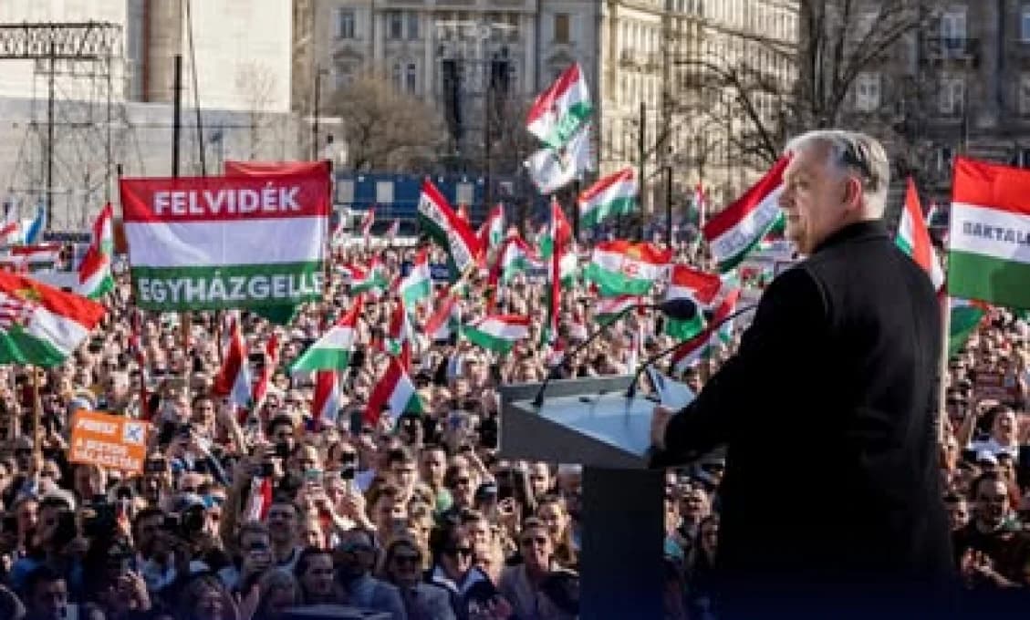 Orbán vyburcoval Budapešť: „Maďarsko udržím ako OSTROV pokoja!“ Tvrdé slová o Bruseli, vojne aj Zelenskom