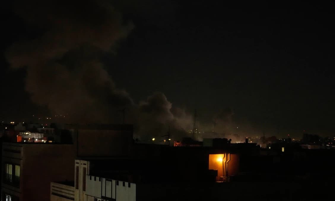 Úlomok iránskej rakety zasiahol rafinériu v izraelskom prístave Haifa