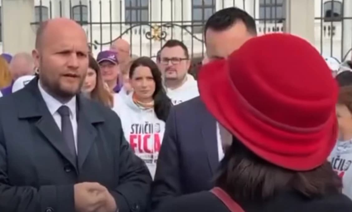 Politika Demokratov: Oponentov skrátka prehulákajú