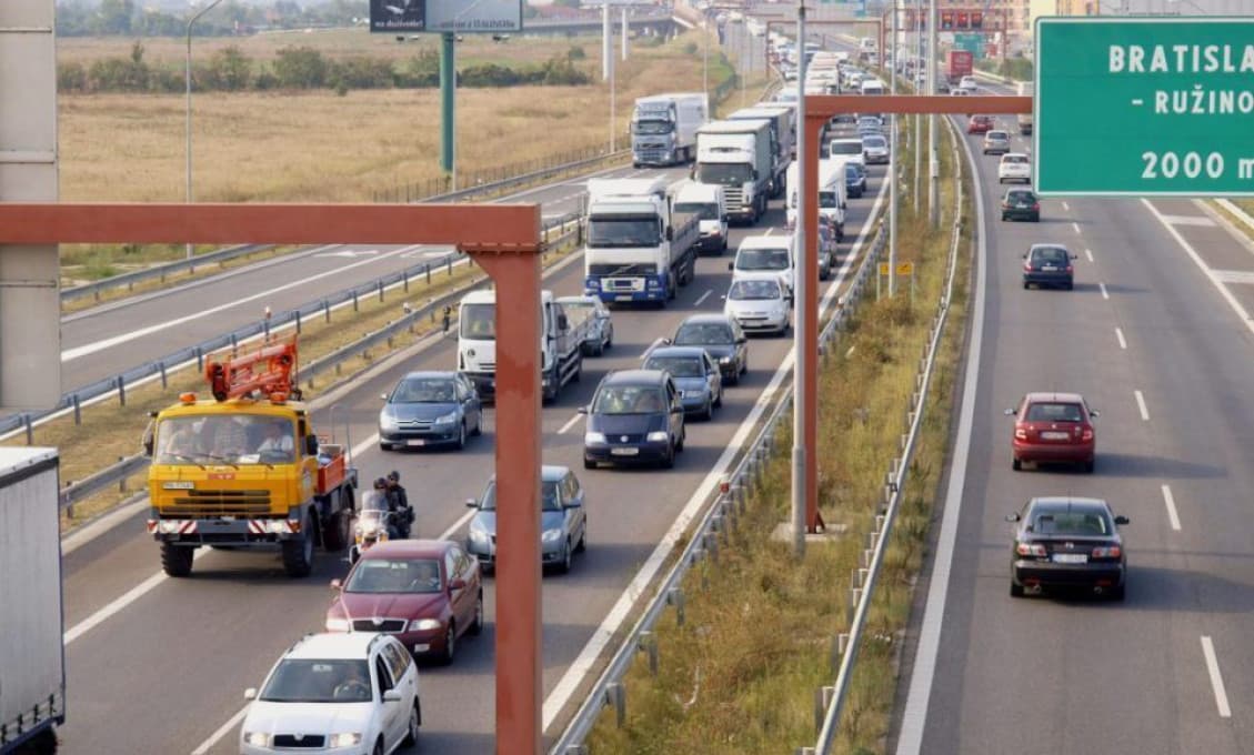 AKTUÁLNE DOPRAVNÉ INFO k 7:00 HOD.: Kde sú radary a uzávierky na diaľniciach a cestách?