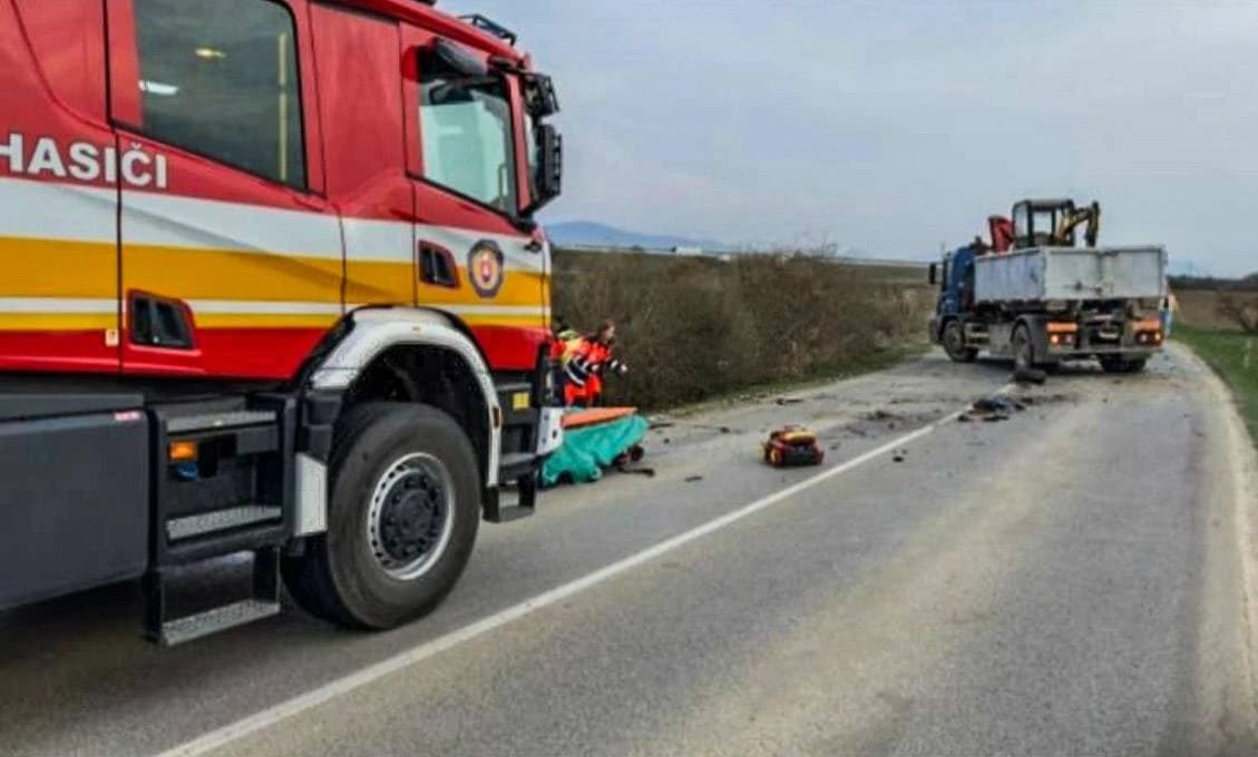 AKTUÁLNE Medzi košickou Barcou a Valalikmi došlo k vážnej nehode, úsek je uzavretý (FOTO)