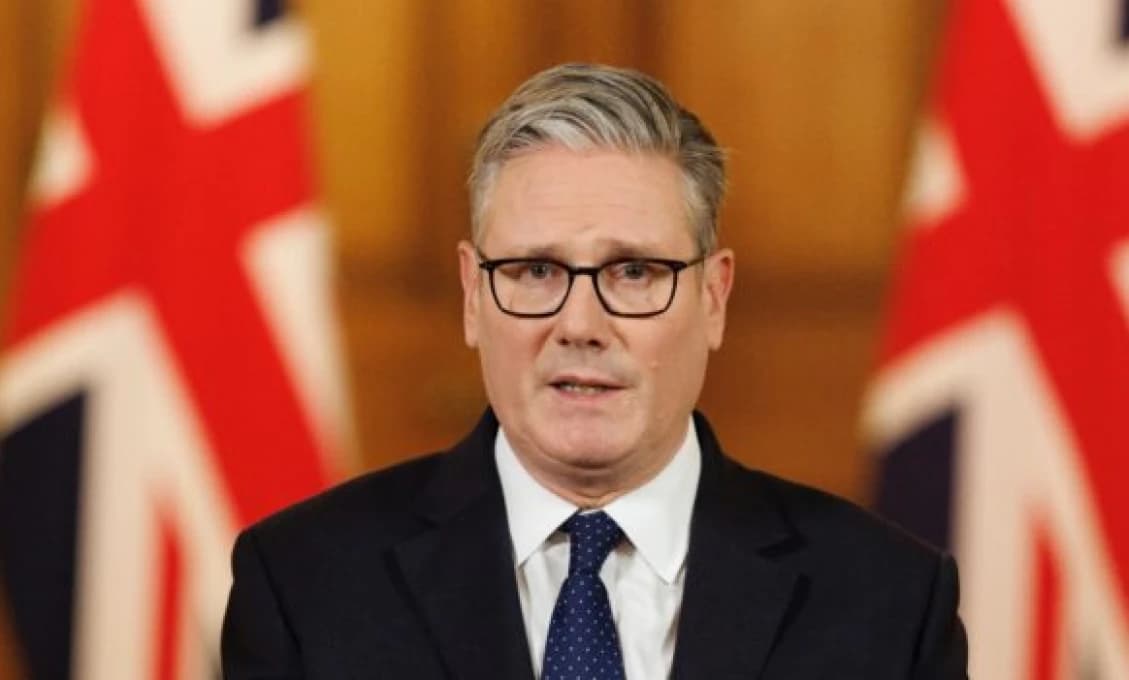 STARMER BIJE NA POPLACH! Zvoláva rokovania o Hormuzskom prielive