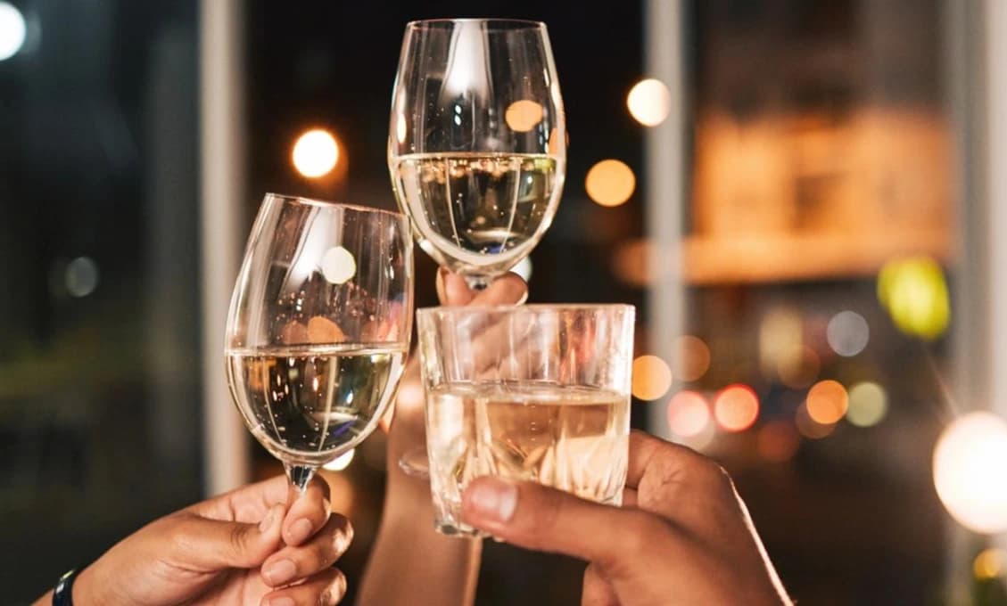 Na zdravie? Vedci odhalili, ktorý alkohol škodí najmenej