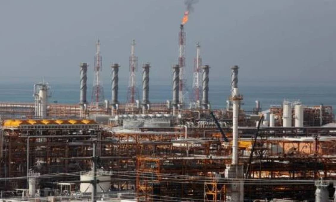IZRAEL ÚTOČIL! Najväčším iránskym petrochemickým komplexom Južný Párs otriasli výbuchy