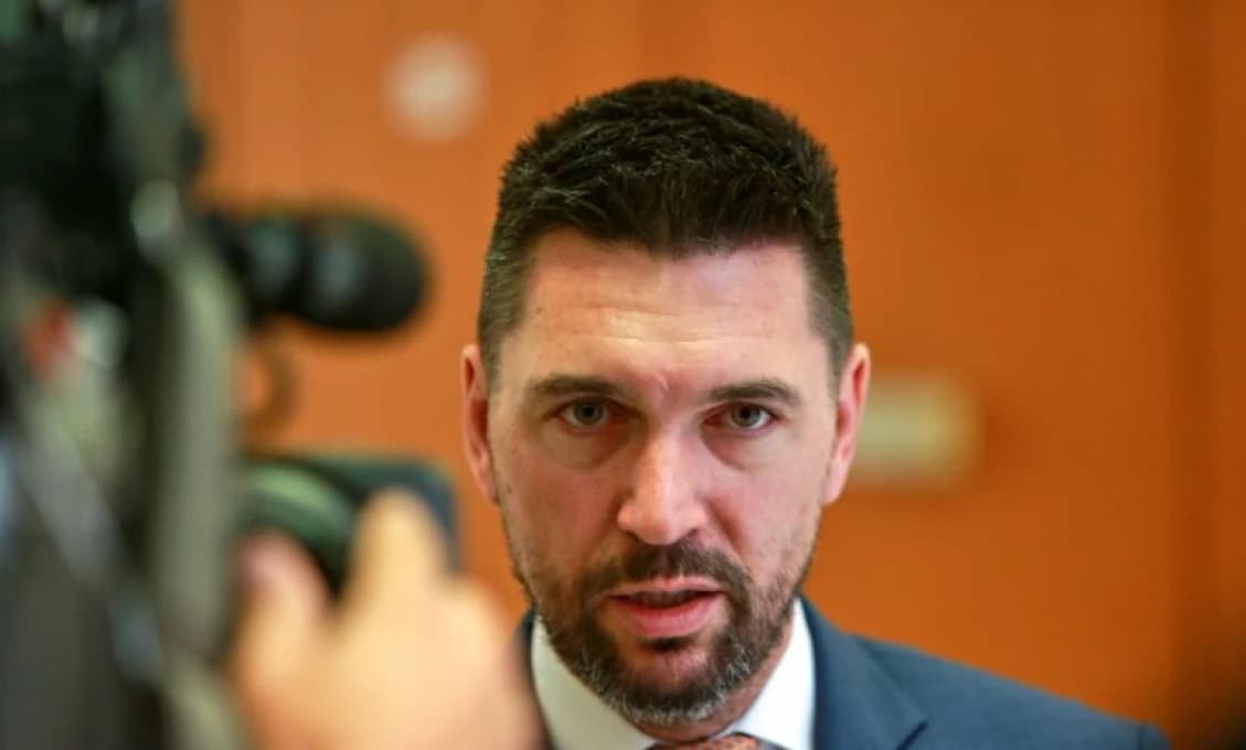 NONSTOP KLAMSTVÁ! Takáč podáva na mimovládku Zastavme korupciu trestné oznámenie (VIDEO)