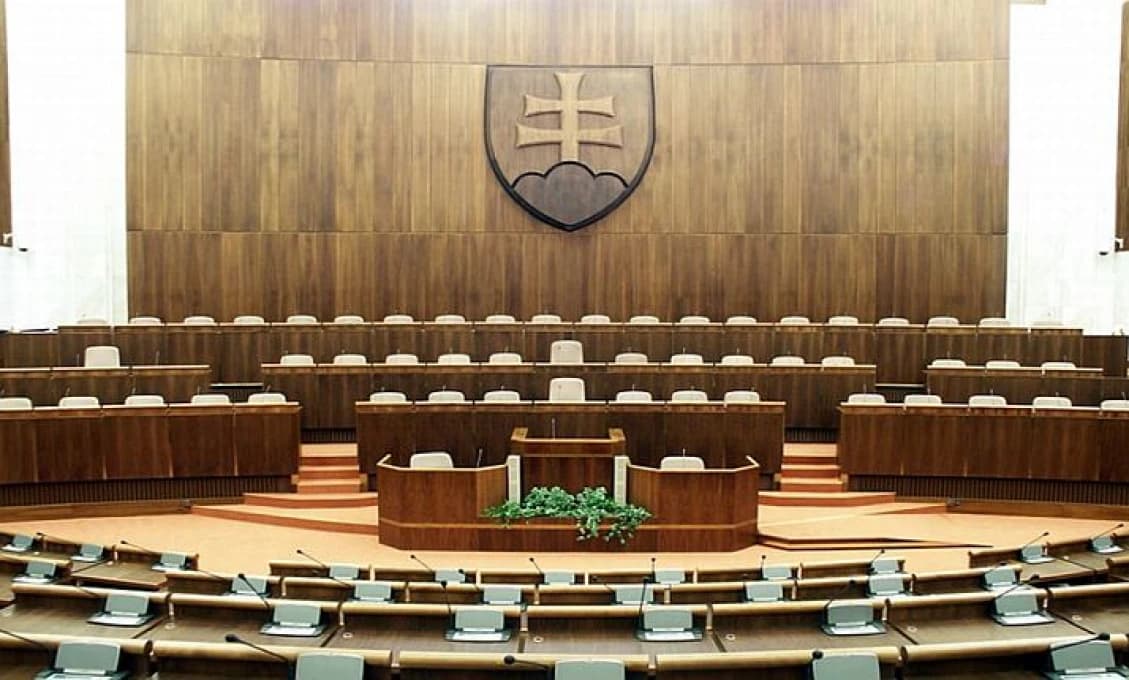 Technické problémy v parlamente! Poslanci ešte stále nezačali rokovanie