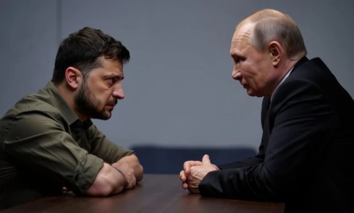 Kyjev požiadal Turecko o pomoc pri zorganizovaní schôdzky Zelenského s Putinom