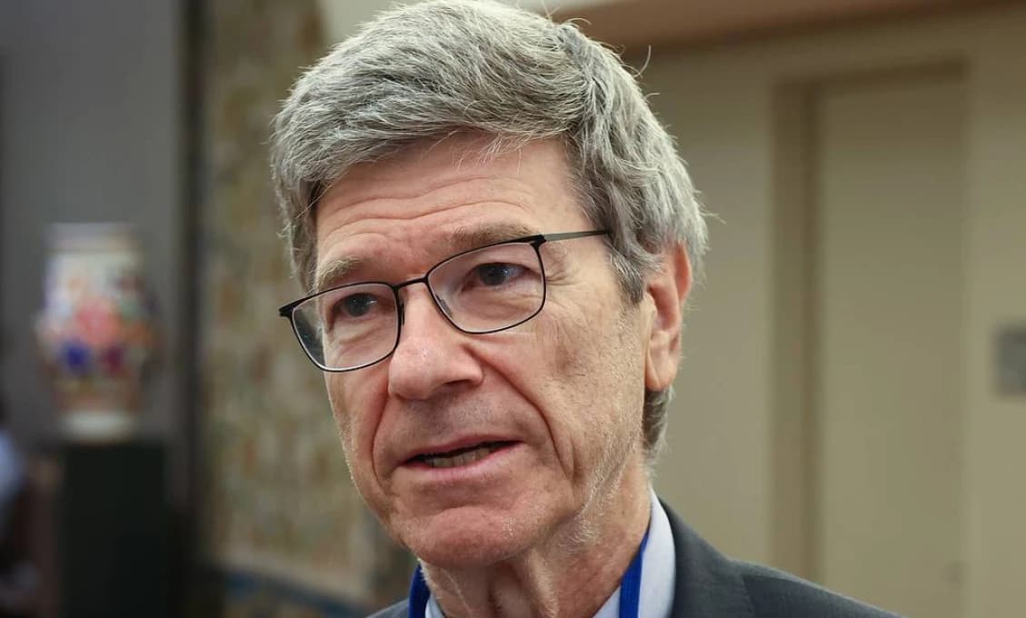 Obnovené útoky na Irán by mohli vyvolať svetovú vojnu – Jeffrey Sachs