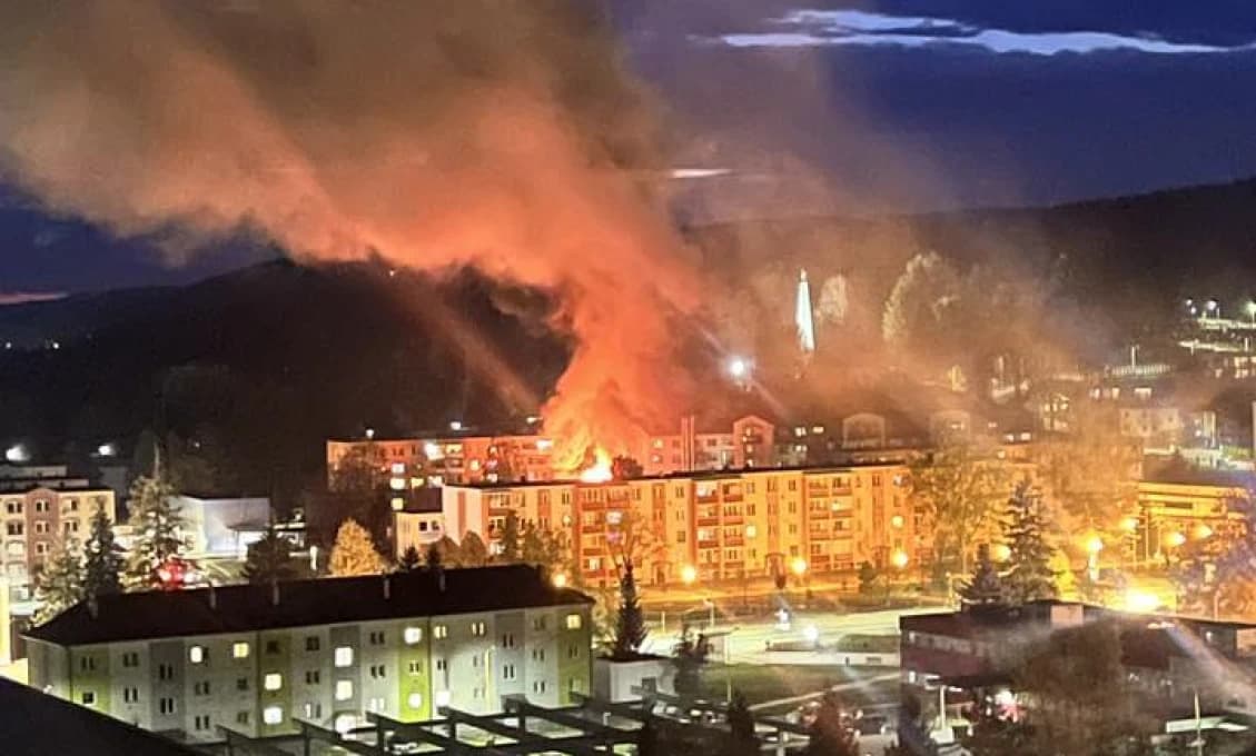 MIMORIADNE Výbuch plynu vo Svidníku doslova odniesol strechu budovy (VIDEO)