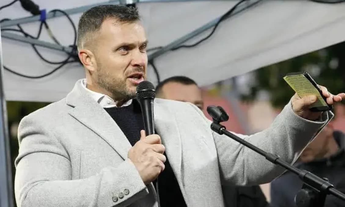 Suja o škandáloch PS: Ešte ani pri moci nie sú, už sú naučení kradnúť! (VIDEO)