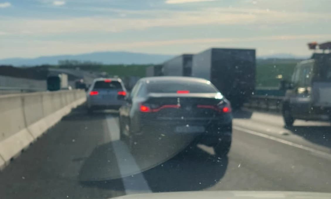 Pozor, vodiči! Nehody na cestách spôsobujú zdržania a kolóny