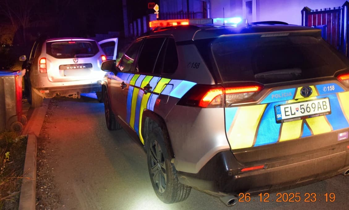 Herec Bača zaútočil na "neľudskú" políciu! Ľudia žasnú nad jeho zlyhaním ako otca, policajti reagujú s chladnou hlavou (VIDEO)