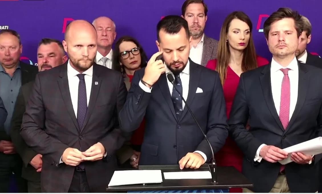 NEMOHOL SOM MLČAŤ: Karásek opúšťa stranu Demokrati a ostro vysvetľuje prečo